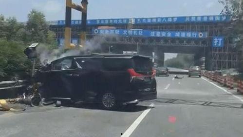 伊滨最新车祸爆料新闻视频,视频揭示惊险瞬间，悲剧原因引关注